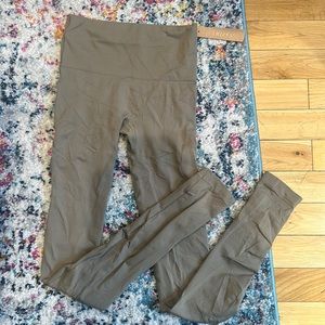 Skims soft smoothing leggings